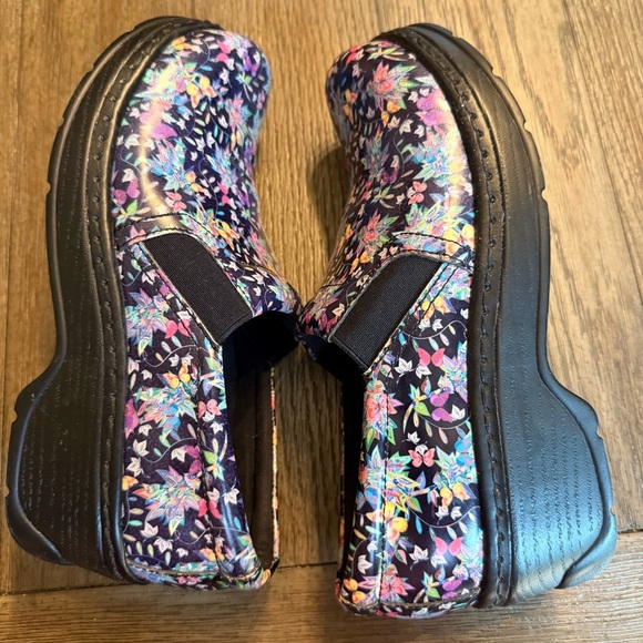 Klogs floral nursing clogs - Picture 8 of 9